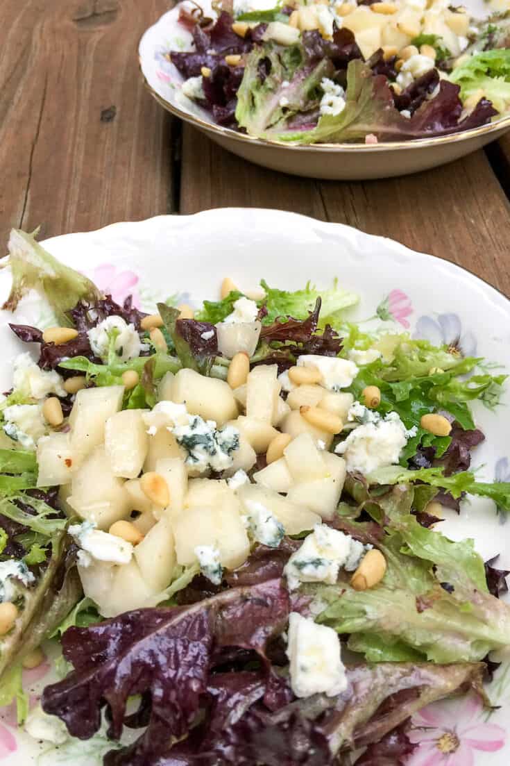Pear and Blue Cheese Salad the hungry bluebird