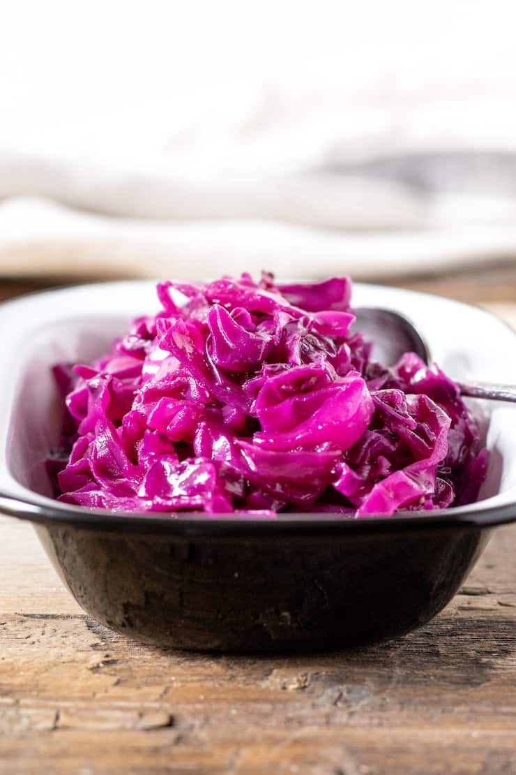 Braised Red Cabbage with Grape Jelly - the hungry bluebird