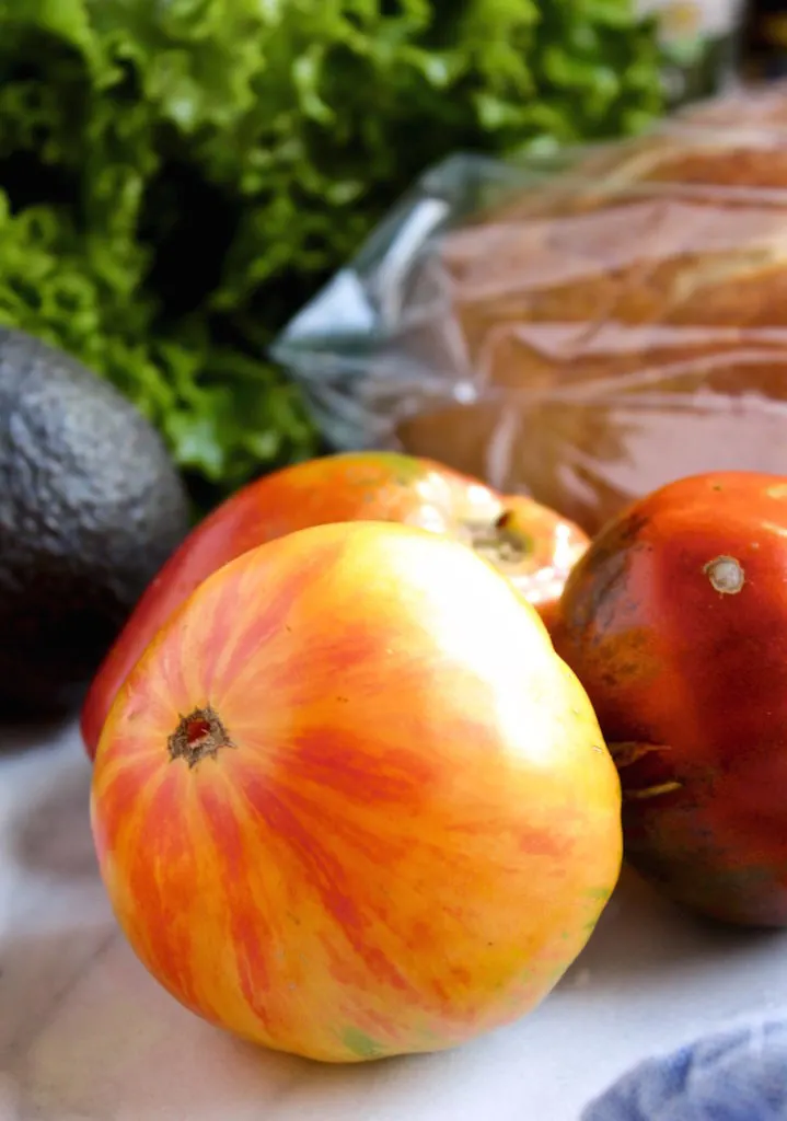 heirloom tomatoe close up