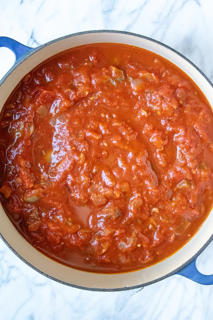 Overhead of pot of sauce.