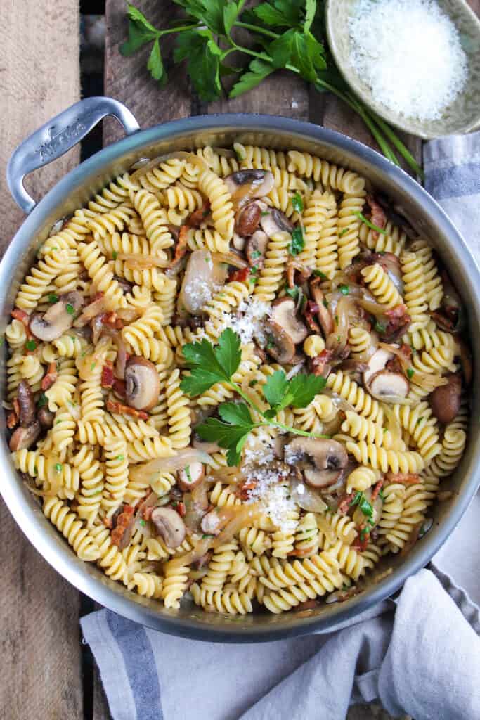 Pasta with Bacon, Onions and Mushrooms Recipe