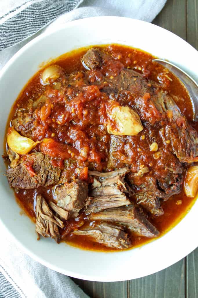 Easy Pot Roast with Tomatoes and Garlic - The Hungry Bluebird