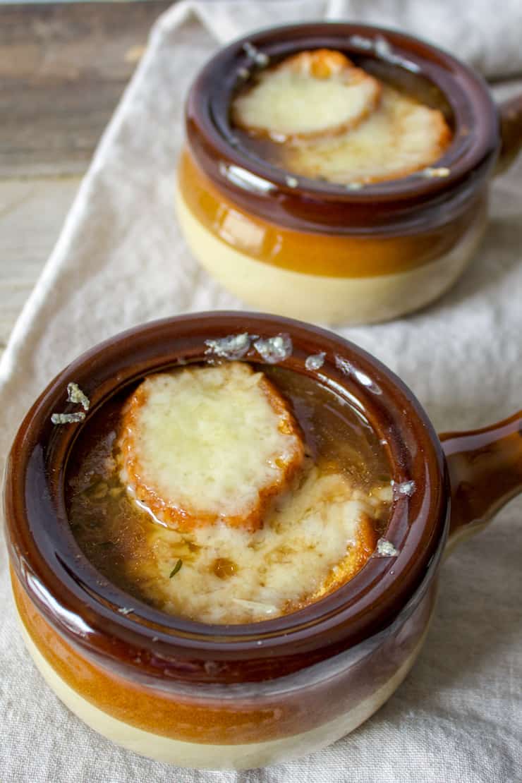 Classic French Onion Soup with Red Wine & Gruyere - the hungry bluebird