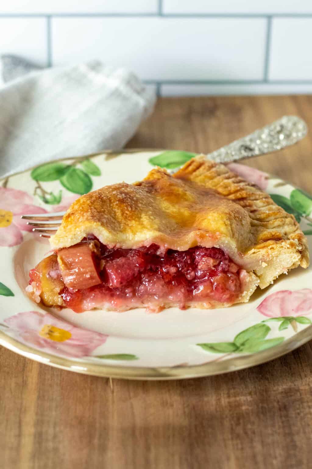 Homemade Strawberry Rhubarb Pie The Hungry Bluebird