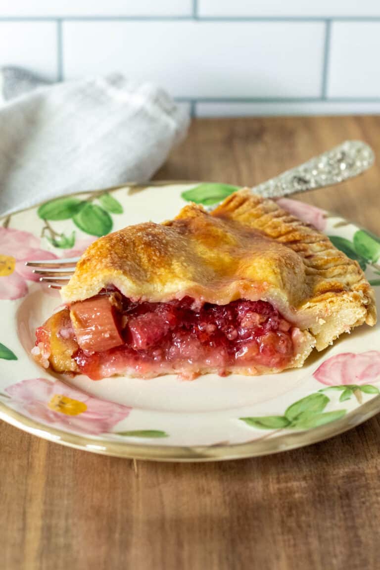 Homemade Strawberry Rhubarb Pie The Hungry Bluebird