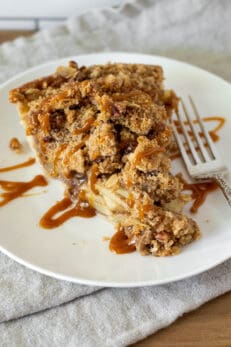 Easy Dutch Caramel Apple Pie - The Hungry Bluebird