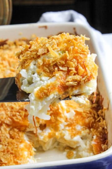 Easy Cheesy Potato Casserole - the hungry bluebird