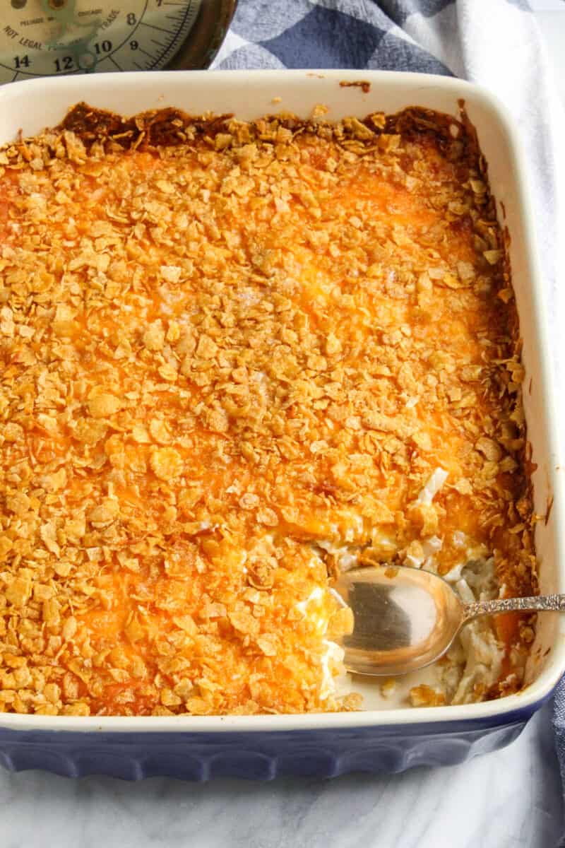 Easy Cheesy Potato Casserole - the hungry bluebird